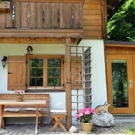 Haus Waldwinkel * 基姆高的阿绍
